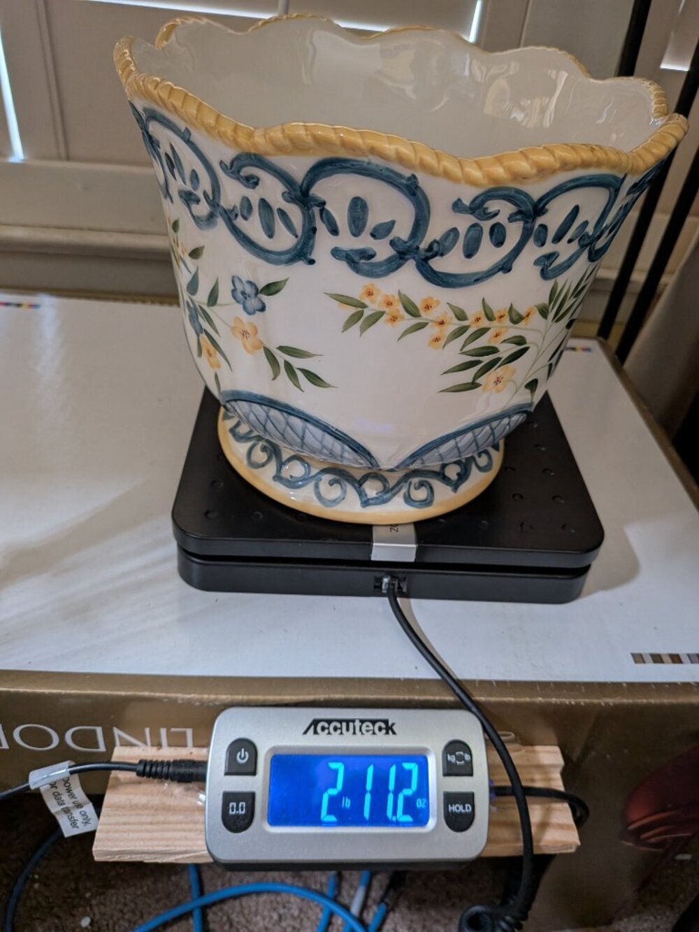 Large French Provincial Footed Cachepot | Raised Blue Relief & Rope Rim - Picture 15 of 16